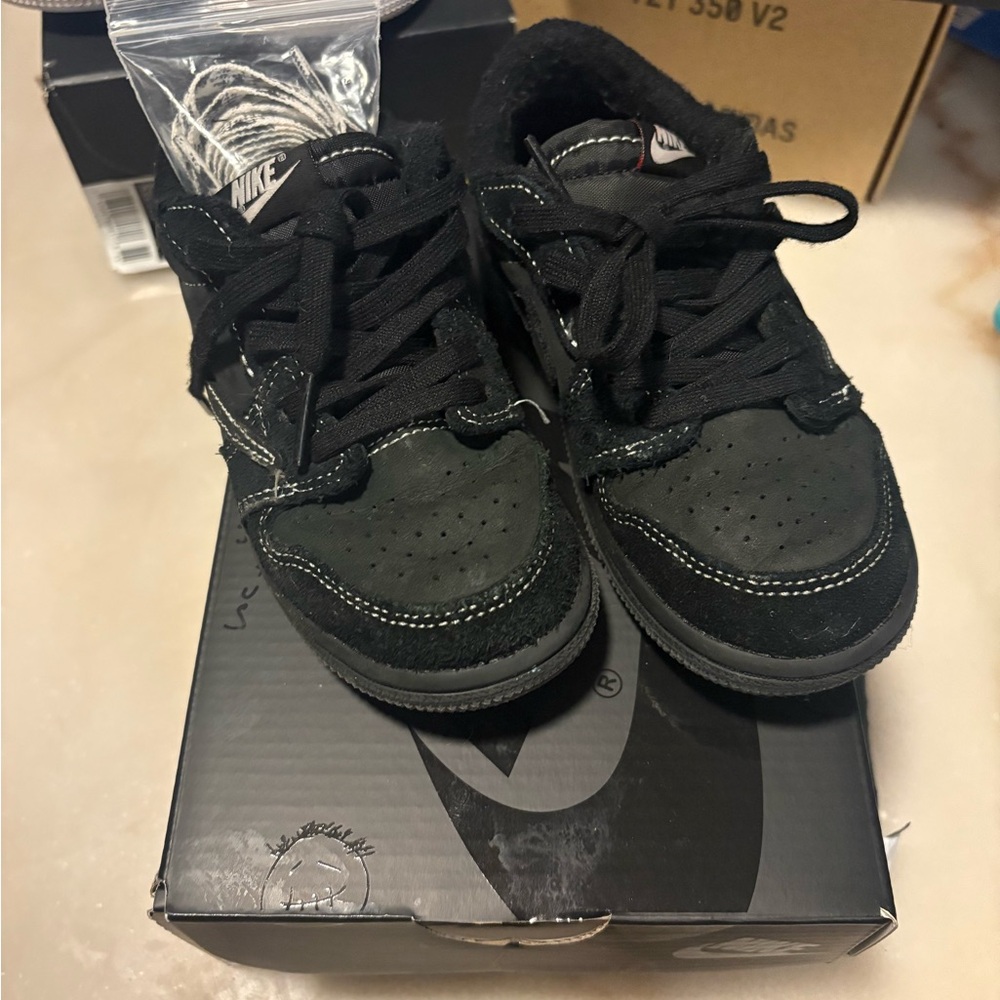 Travis Scott Black Phantom